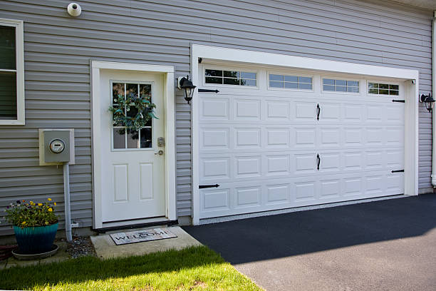24/7 Emergency Garage Door Panel Replacement experts in Albion, NE